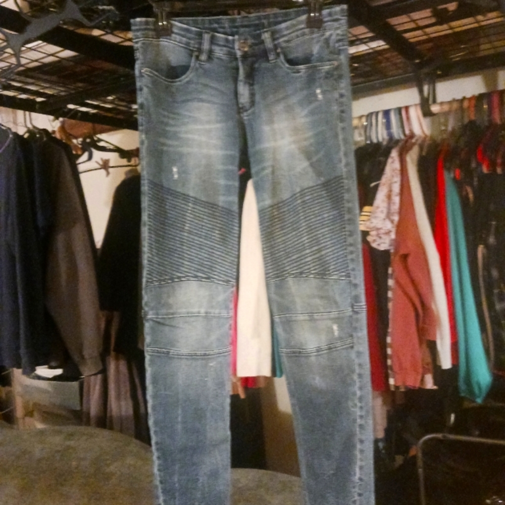 SL8 Women's Distressed Moto Skinny Jeans